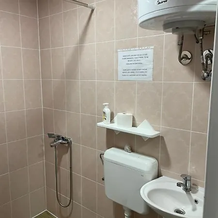 Pače Motel *