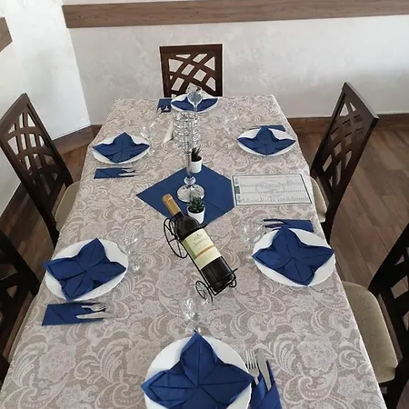 Pače