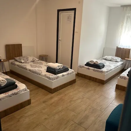 Pače Motel *
